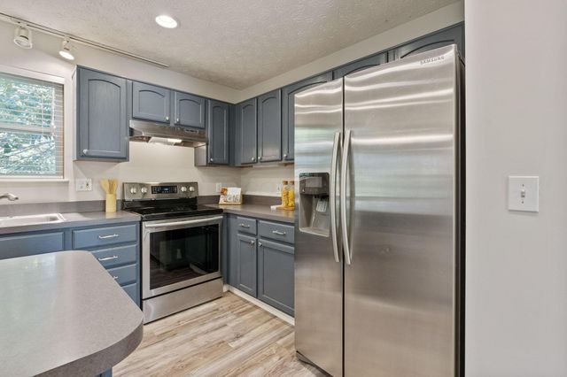 8536 Robbins Loop Drive, Reynoldsburg, OH 43068