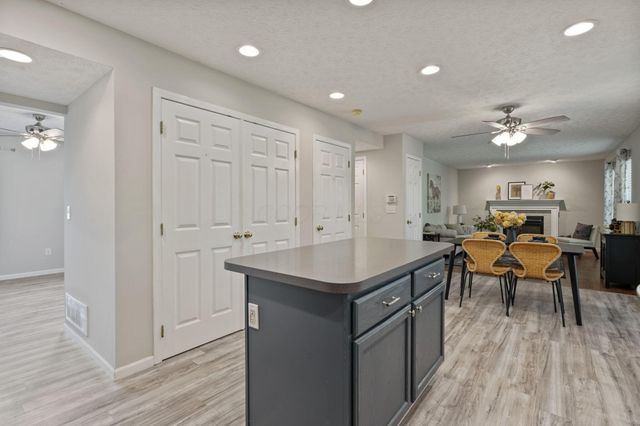 8536 Robbins Loop Drive, Reynoldsburg, OH 43068