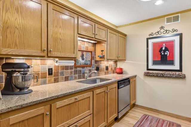 11236 W River Road, Champlin, MN 55316