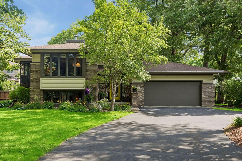 11236 W River Road, Champlin, MN 55316