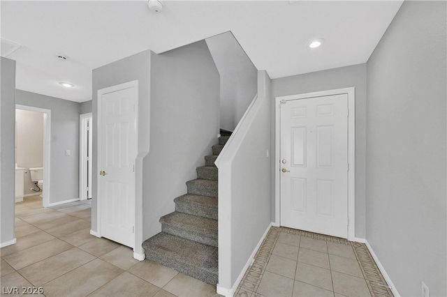 340 SILVERADO PINES Avenue ., Las Vegas, NV 89123