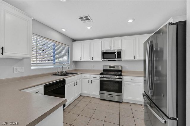 340 SILVERADO PINES Avenue ., Las Vegas, NV 89123