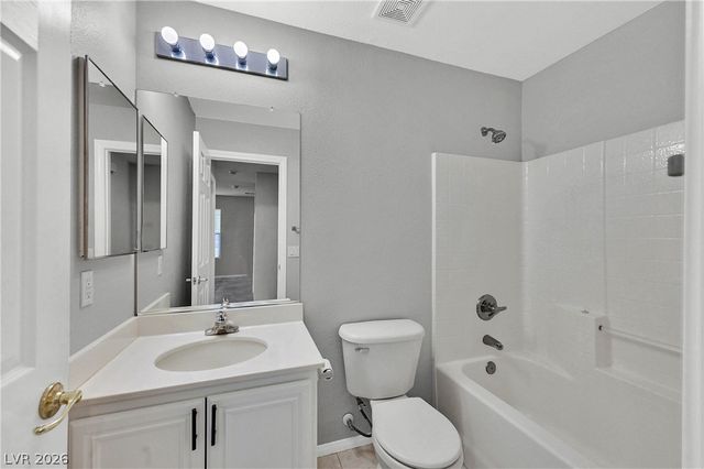 340 SILVERADO PINES Avenue ., Las Vegas, NV 89123