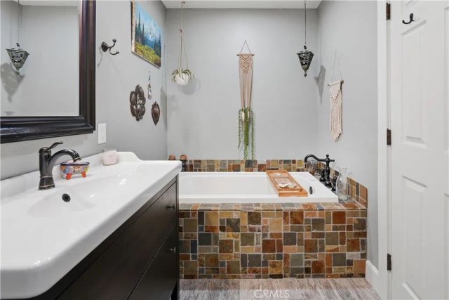 31607 Hipshot Drive, Castaic, CA 91384