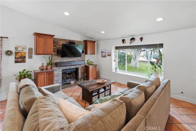 31607 Hipshot Drive, Castaic, CA 91384