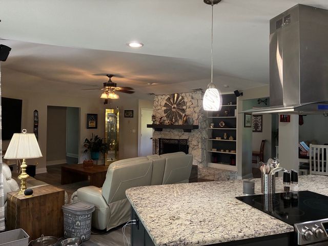 105 Elm Drive, Oak Leaf, TX 75154