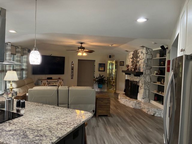 105 Elm Drive, Oak Leaf, TX 75154
