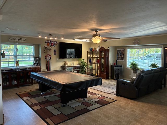 105 Elm Drive, Oak Leaf, TX 75154