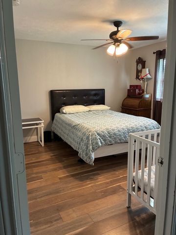 105 Elm Drive, Oak Leaf, TX 75154