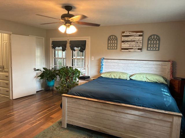 105 Elm Drive, Oak Leaf, TX 75154