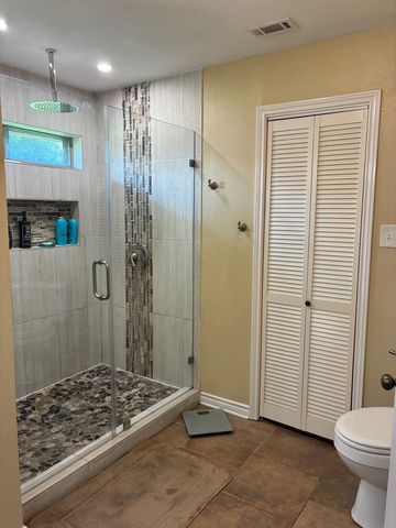 105 Elm Drive, Oak Leaf, TX 75154