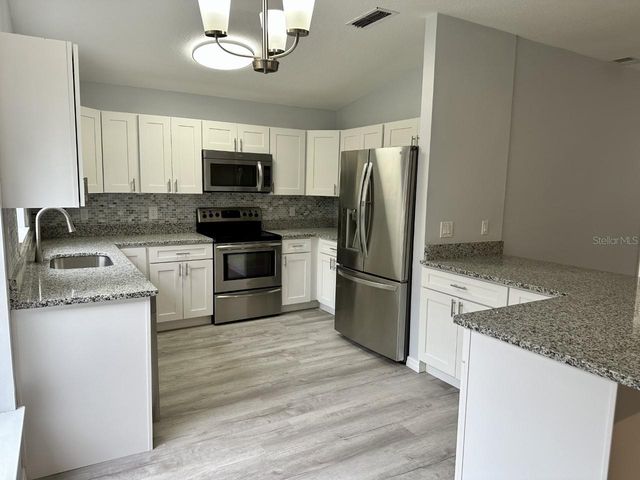 813 PONDEROSA PINE COURT, Orlando, FL 32825