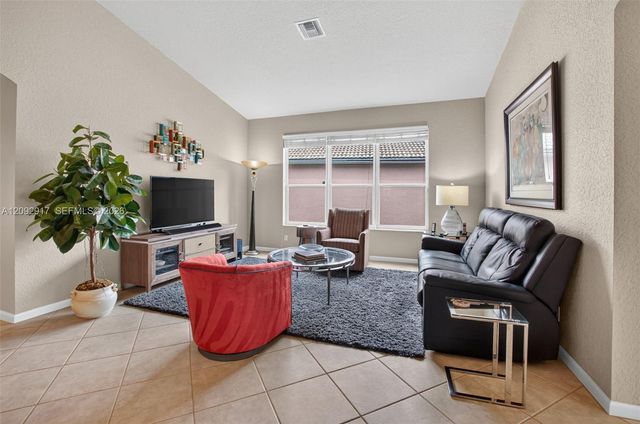 6423 Pebble Creek Way, Boynton Beach, FL 33437