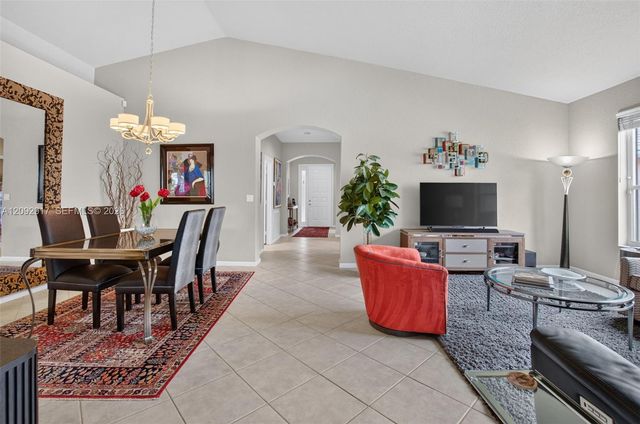 6423 Pebble Creek Way, Boynton Beach, FL 33437