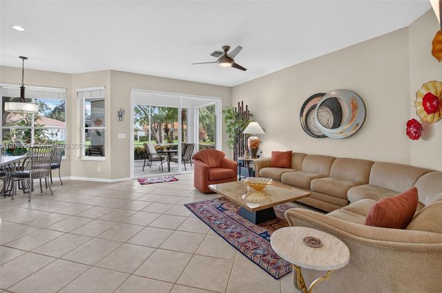 6423 Pebble Creek Way, Boynton Beach, FL 33437