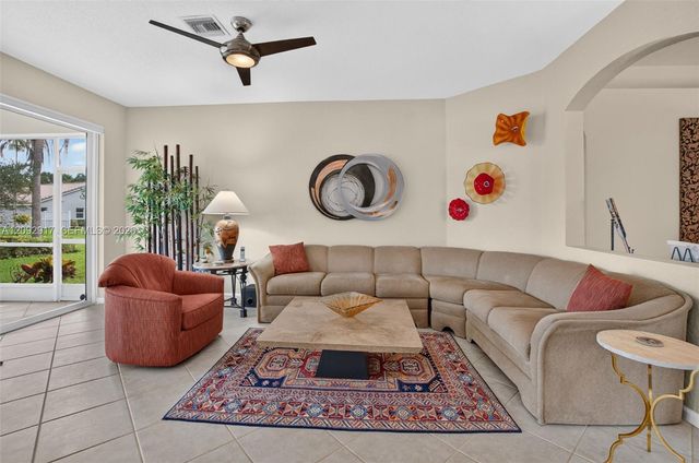 6423 Pebble Creek Way, Boynton Beach, FL 33437