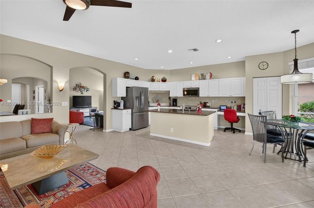 6423 Pebble Creek Way, Boynton Beach, FL 33437