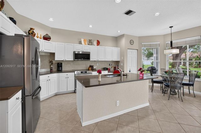 6423 Pebble Creek Way, Boynton Beach, FL 33437