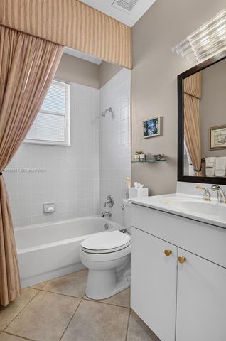 6423 Pebble Creek Way, Boynton Beach, FL 33437