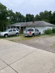 2197 S State Road 135, Greenwood, IN 46143