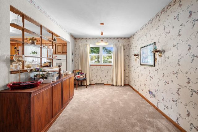 543 40th Avenue, East Moline, IL 61244