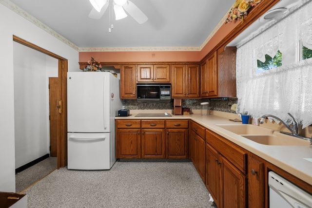 543 40th Avenue, East Moline, IL 61244