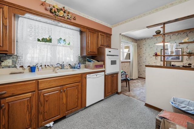 543 40th Avenue, East Moline, IL 61244