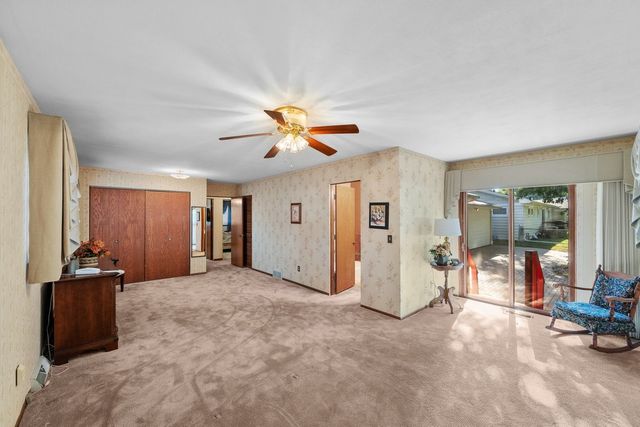 543 40th Avenue, East Moline, IL 61244