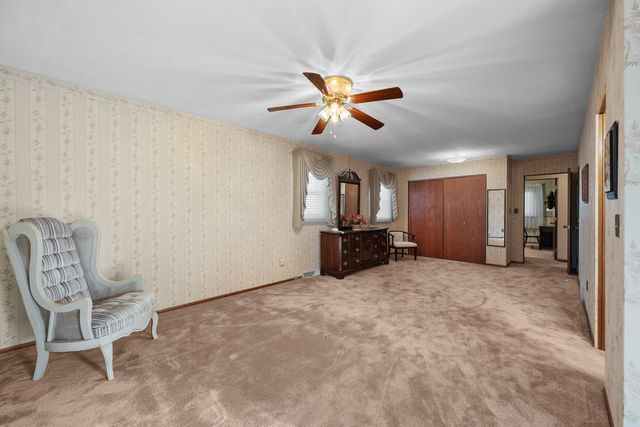 543 40th Avenue, East Moline, IL 61244
