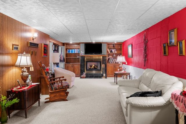 543 40th Avenue, East Moline, IL 61244