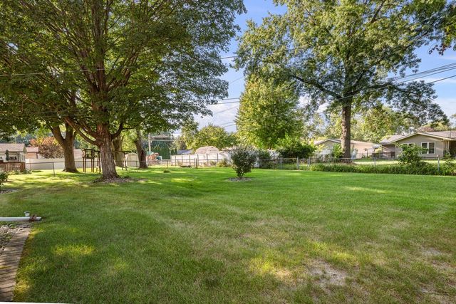 543 40th Avenue, East Moline, IL 61244