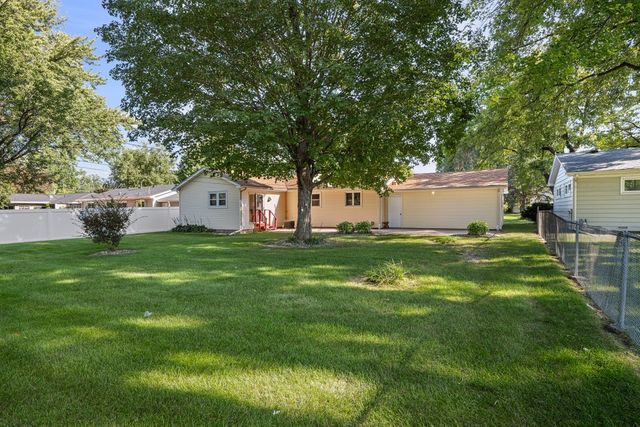 543 40th Avenue, East Moline, IL 61244