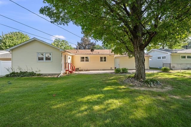 543 40th Avenue, East Moline, IL 61244