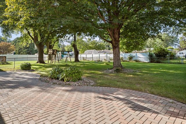 543 40th Avenue, East Moline, IL 61244