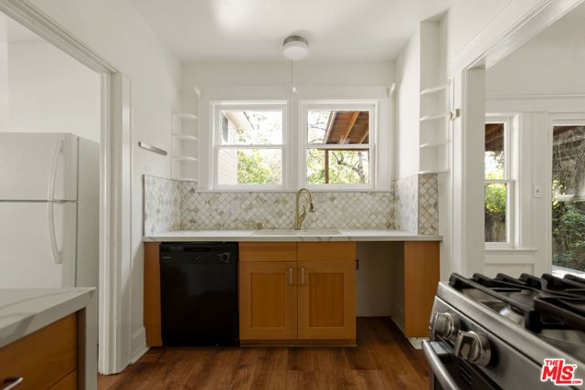 2302 S BUDLONG Avenue, Los Angeles, CA 90007