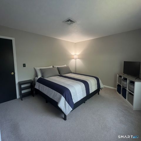 150 Burritt Street 6J, Southington, CT 06479