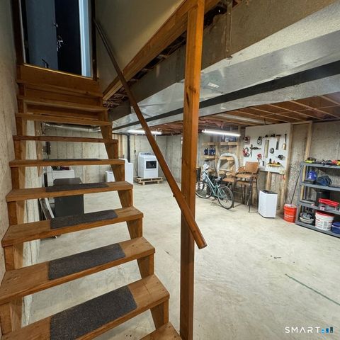 150 Burritt Street 6J, Southington, CT 06479