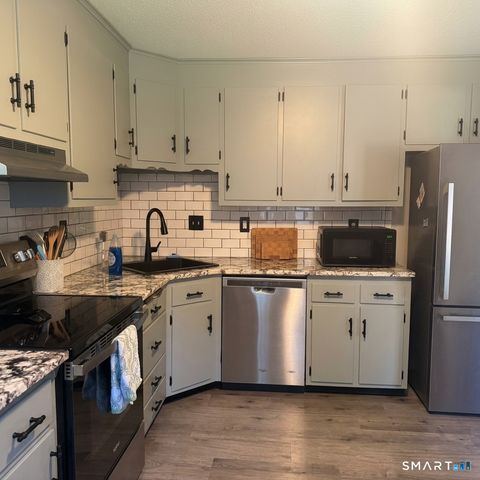 150 Burritt Street 6J, Southington, CT 06479