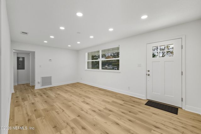 8249 PASCHAL Street, Jacksonville, FL 32220