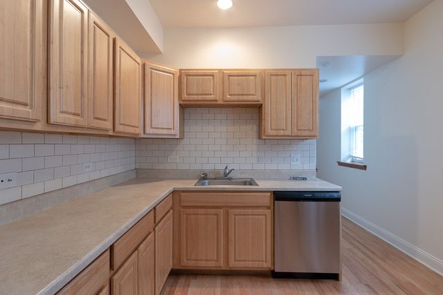 4454 N Sheridan Road 2, Chicago, IL 60640