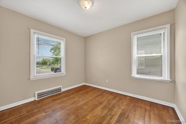 4924 Howe Road, Wayne, MI 48184