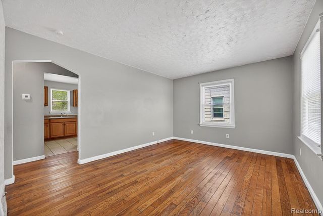 4924 Howe Road, Wayne, MI 48184