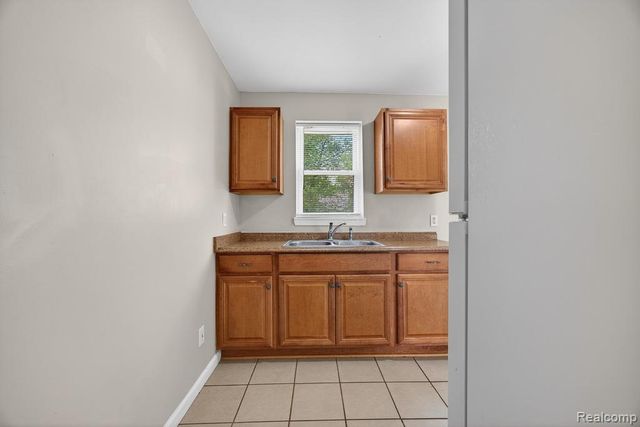 4924 Howe Road, Wayne, MI 48184