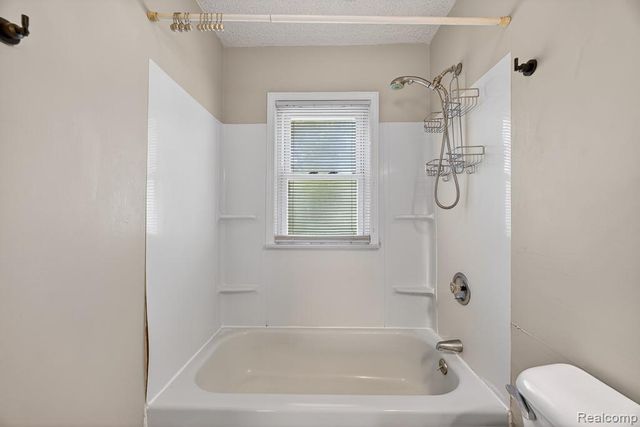 4924 Howe Road, Wayne, MI 48184