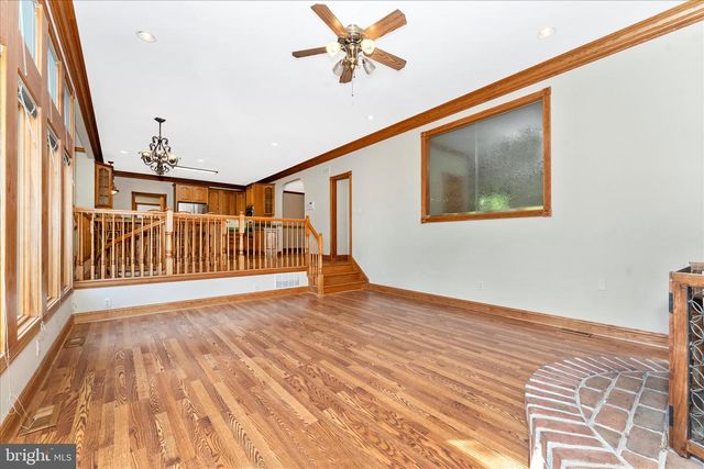 5019 OLD SWIMMING POOL RD, Frederick, MD 21703