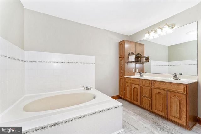 5019 OLD SWIMMING POOL RD, Frederick, MD 21703