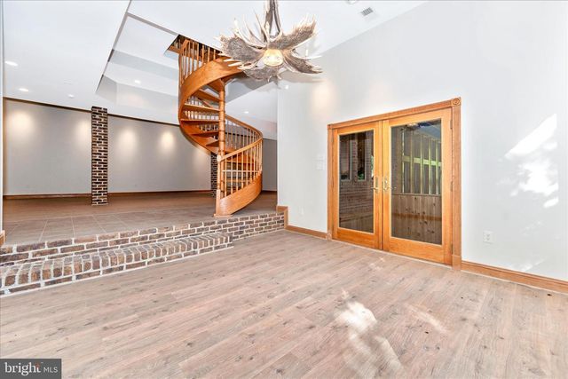 5019 OLD SWIMMING POOL RD, Frederick, MD 21703