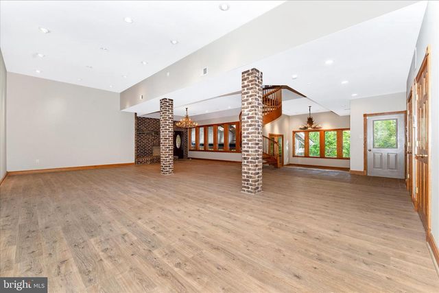 5019 OLD SWIMMING POOL RD, Frederick, MD 21703