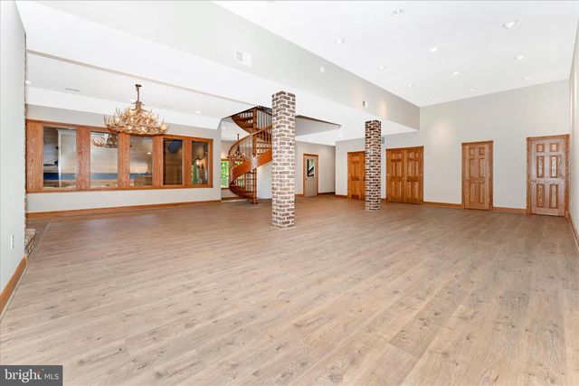 5019 OLD SWIMMING POOL RD, Frederick, MD 21703