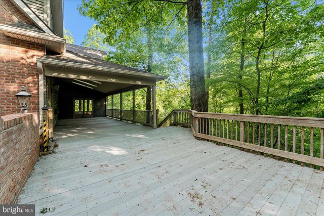 5019 OLD SWIMMING POOL RD, Frederick, MD 21703